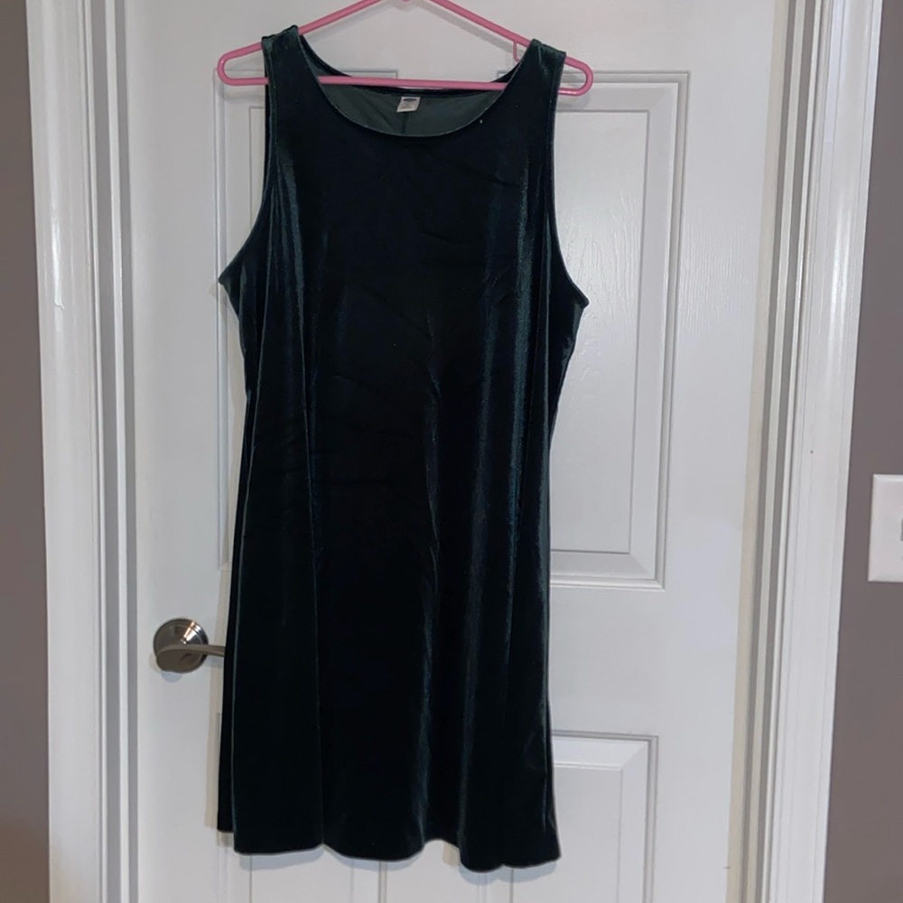 Old Navy hunter green velvet dress